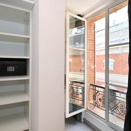 405 - Sejour Romantique Dans Un De 5 Paris