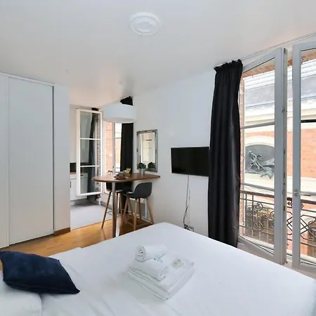 405 - Sejour Romantique Dans Un De 5 Paris